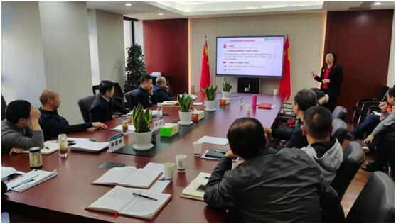 安徽AG贵宾会地产集团公司召开党委理论学习中心组第十二次学习扩大会